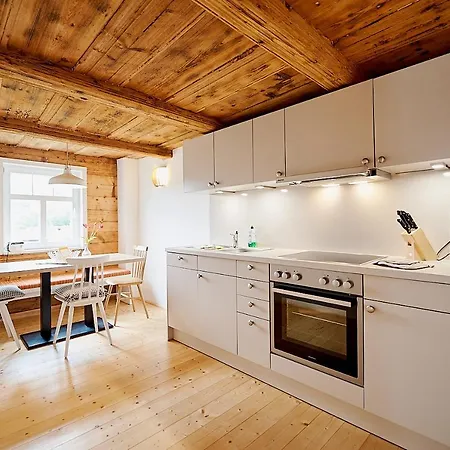 Gutshof * 쉬르기스발데